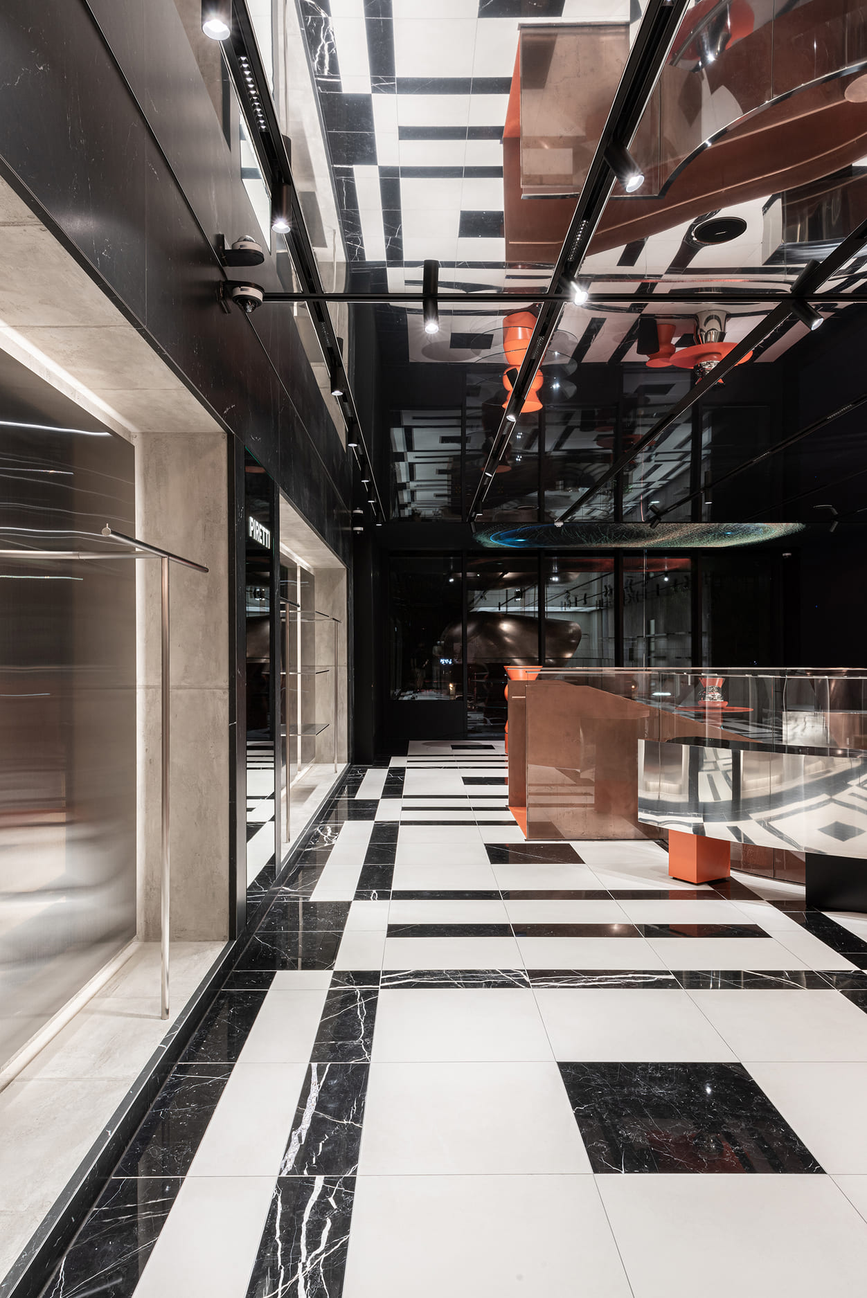 PIRETTI_FLAGSHIP STORE