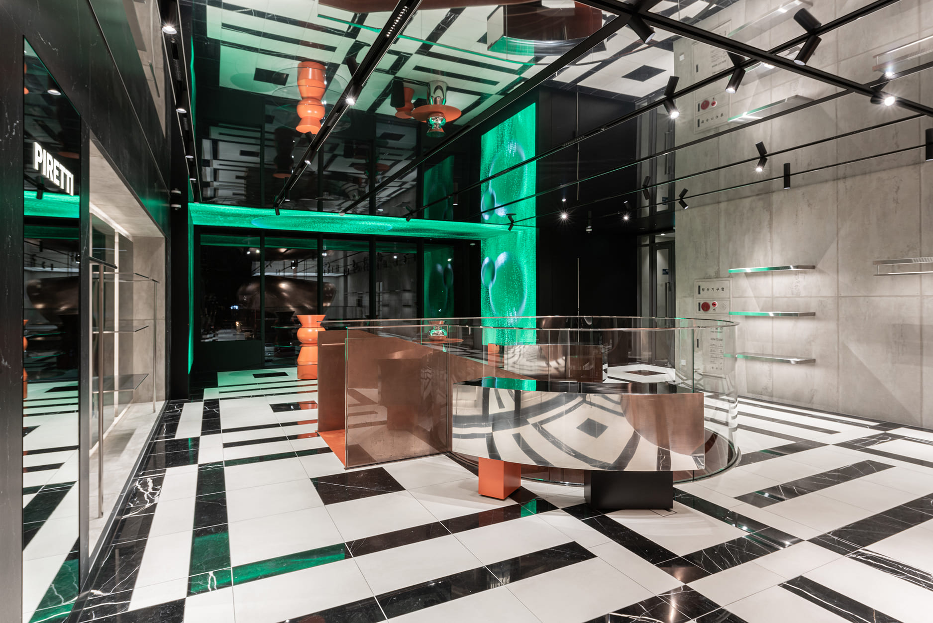 PIRETTI_FLAGSHIP STORE