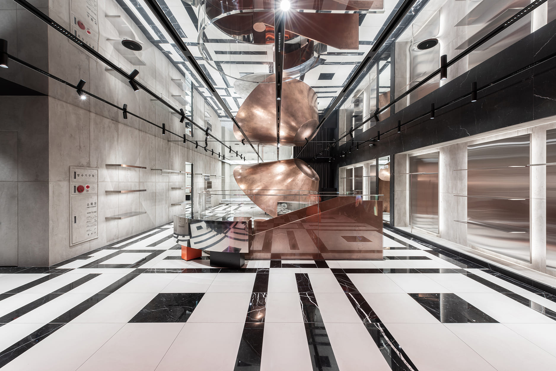 PIRETTI_FLAGSHIP STORE