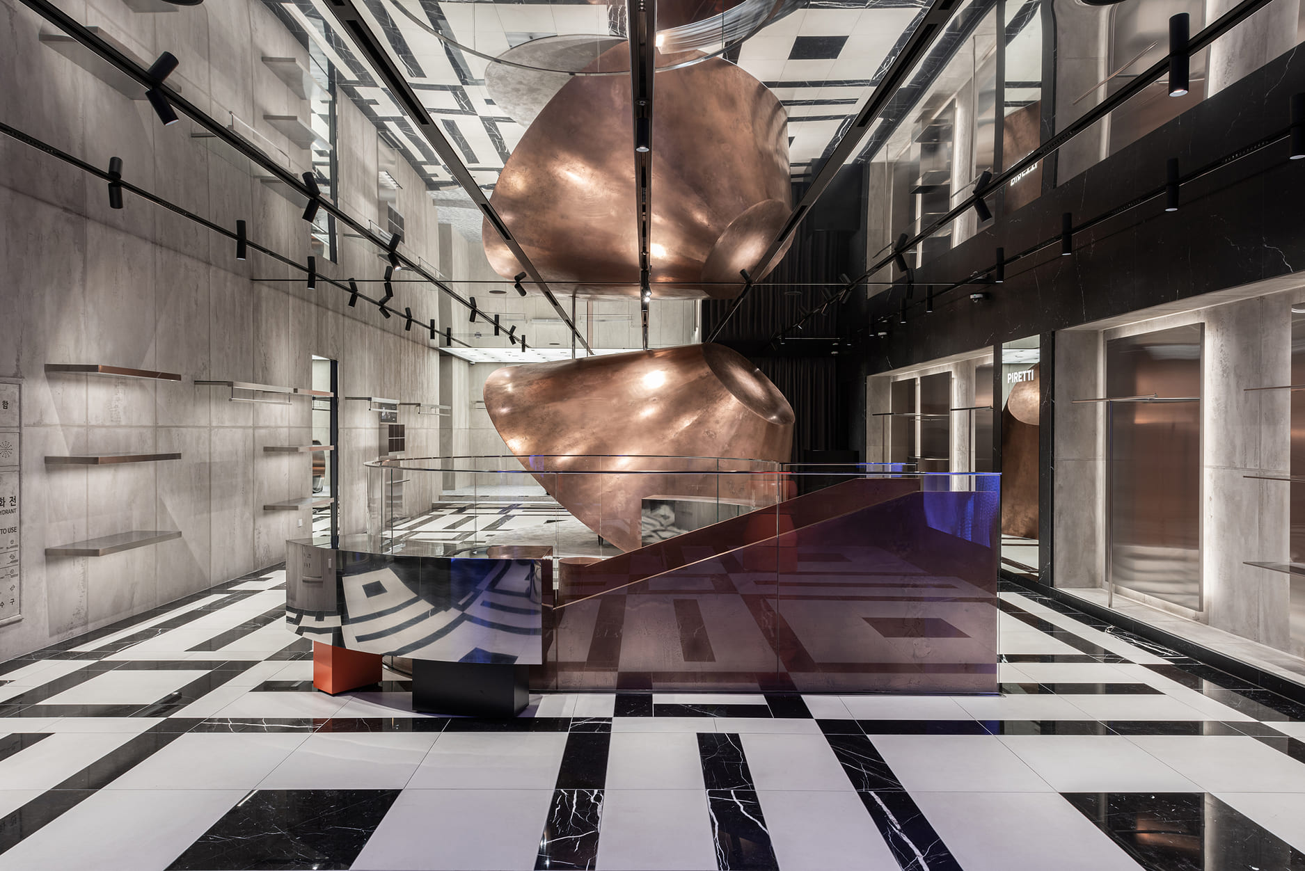PIRETTI_FLAGSHIP STORE