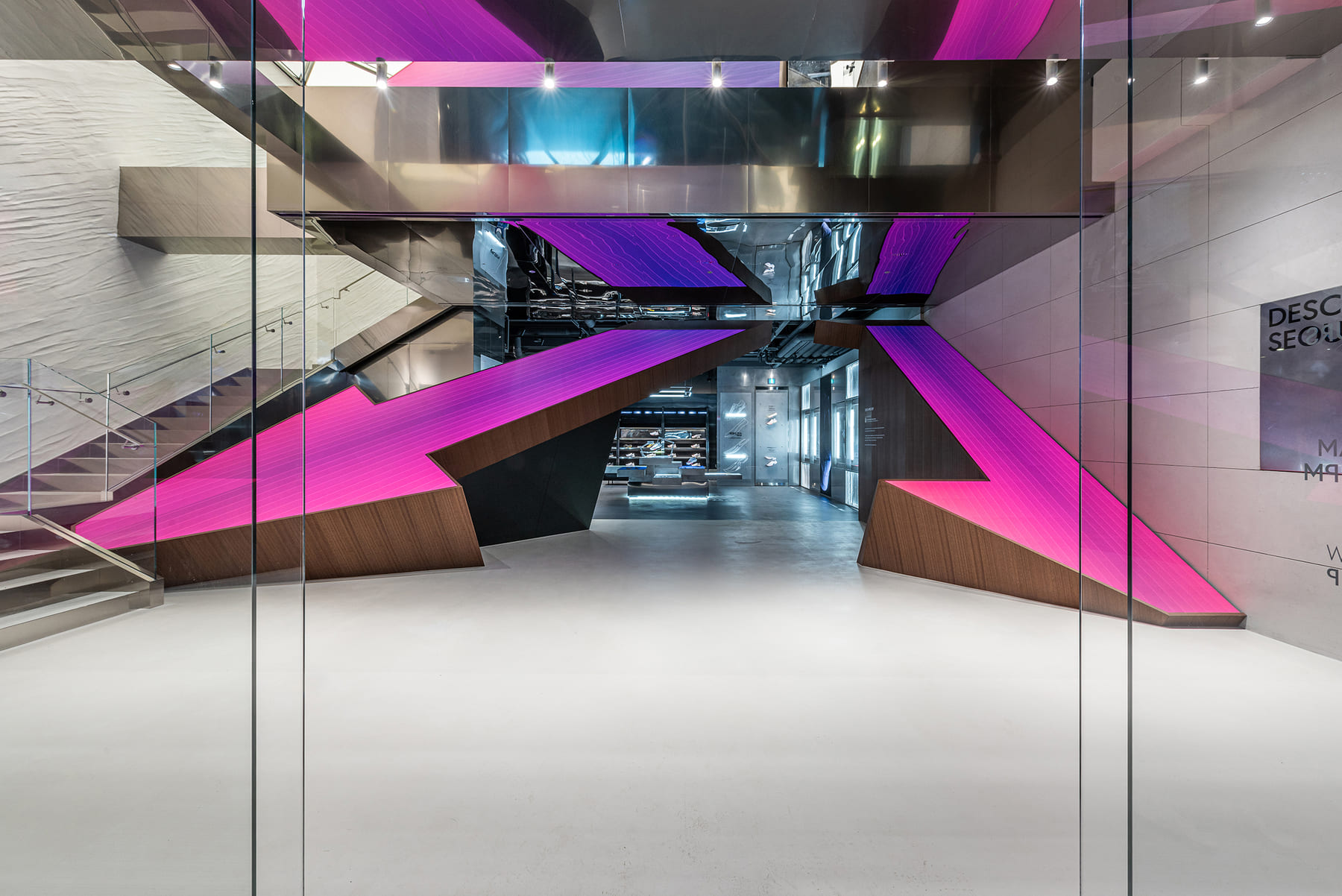 DESCENTE SEOUL_GLOBAL FLAGSHIP STORE