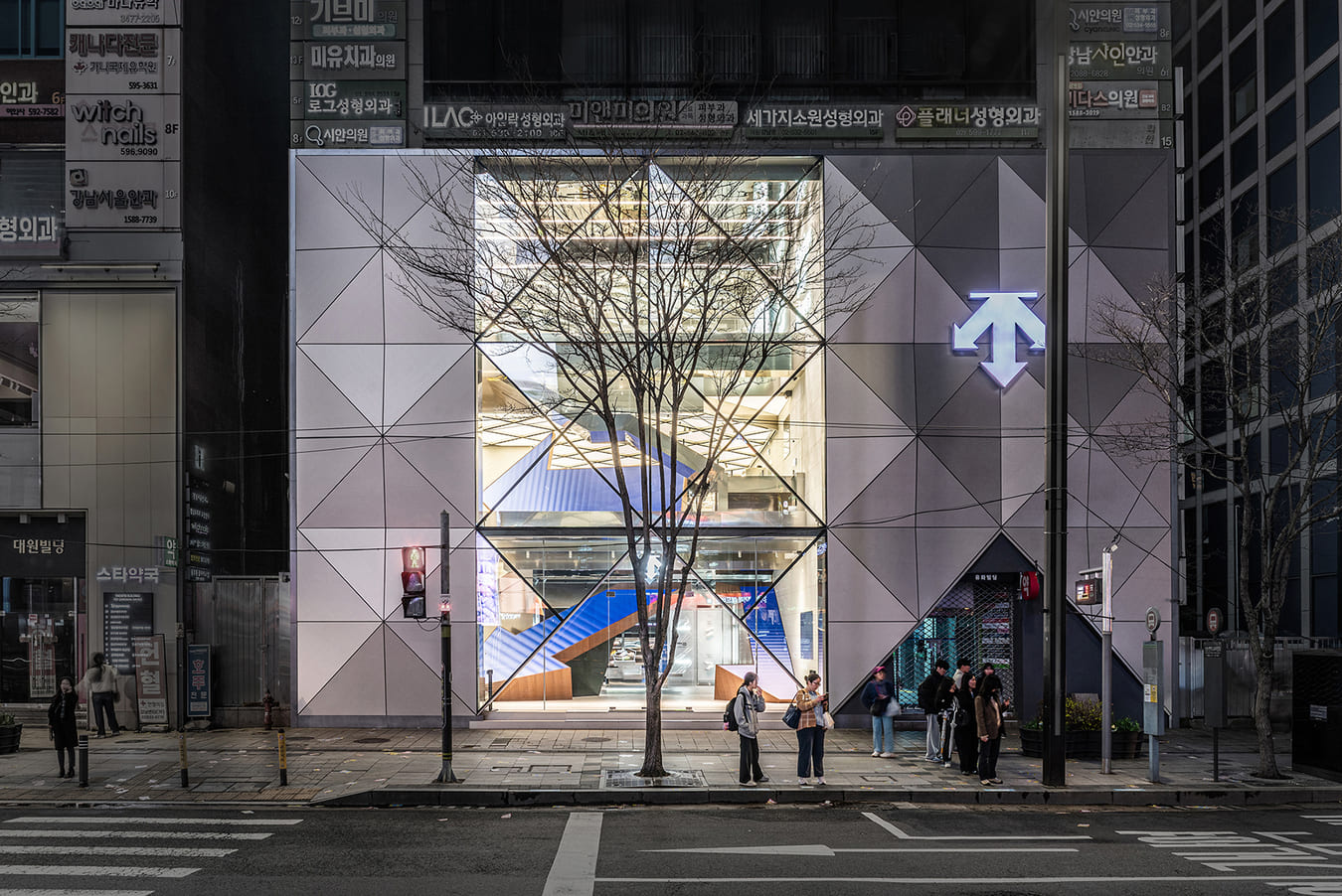 DESCENTE SEOUL_GLOBAL FLAGSHIP STORE