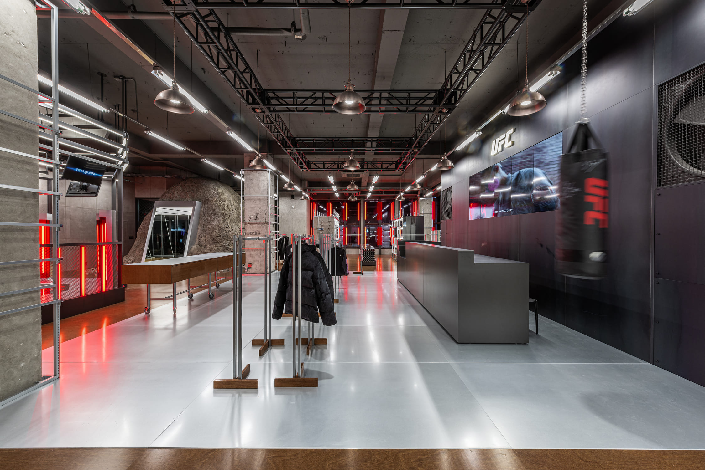 UFC_FLAGSHIP STORE