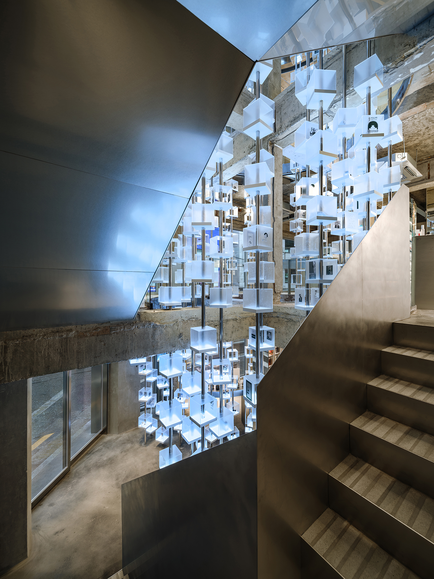 Salte LIBRARY_Seongsu Flagshipstore