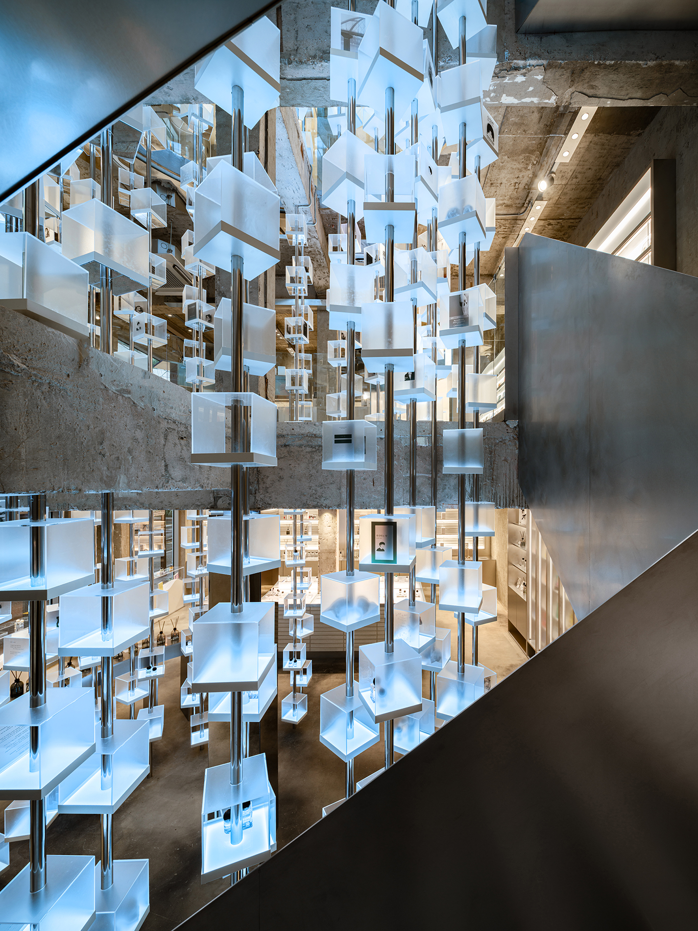 Salte LIBRARY_Seongsu Flagshipstore