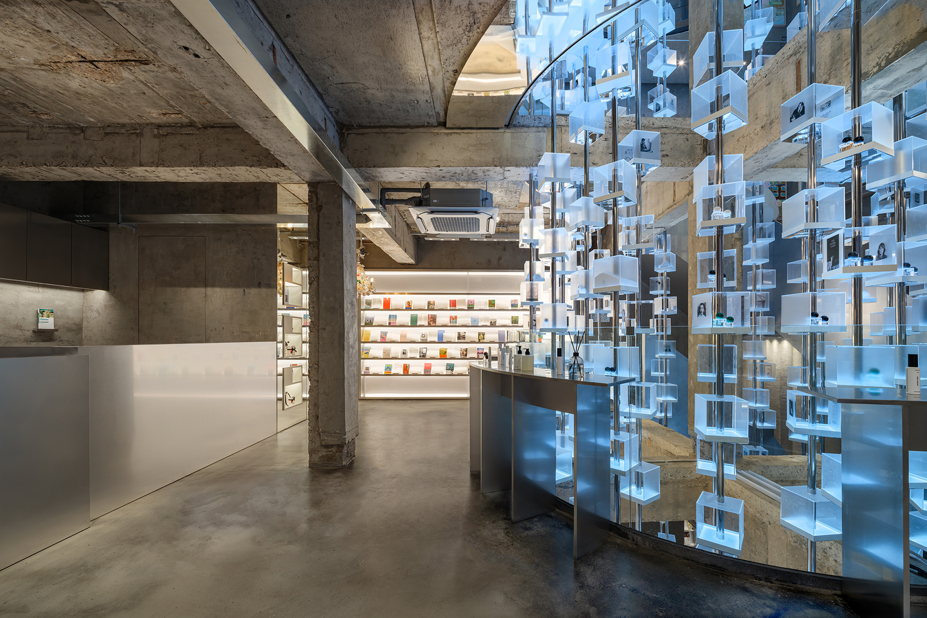 Salte LIBRARY_Seongsu Flagshipstore