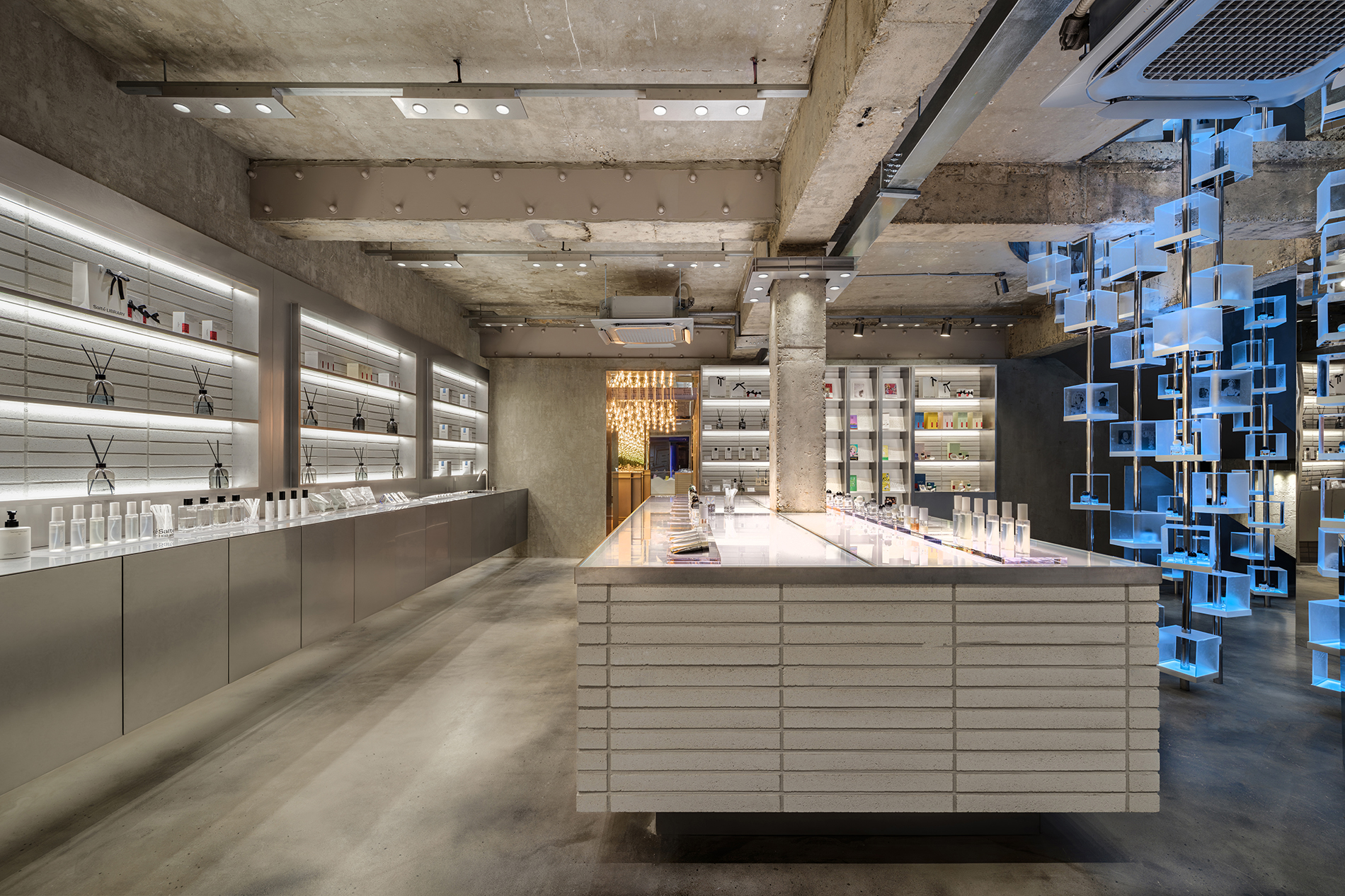 Salte LIBRARY_Seongsu Flagshipstore