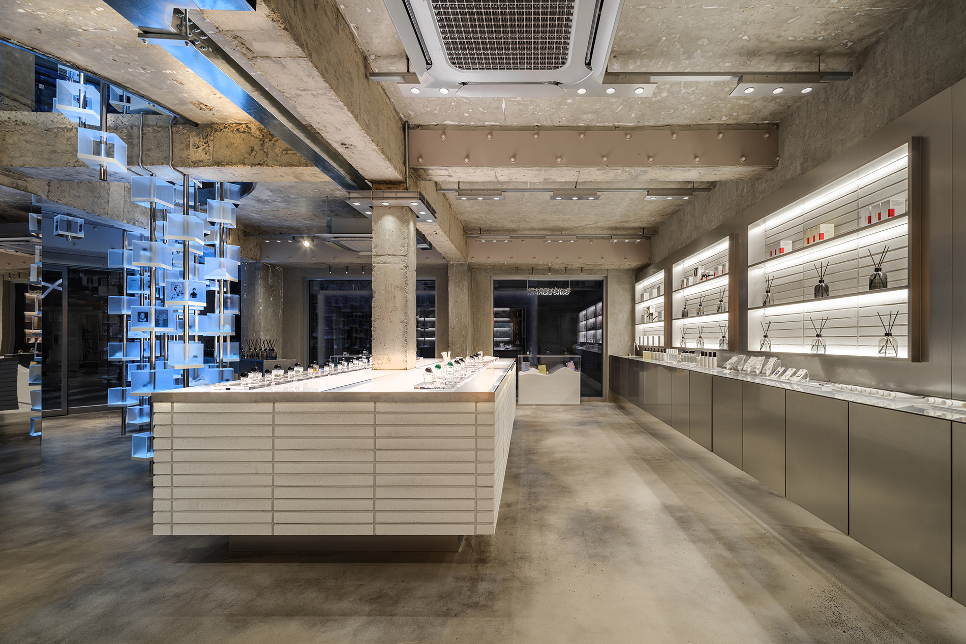 Salte LIBRARY_Seongsu Flagshipstore